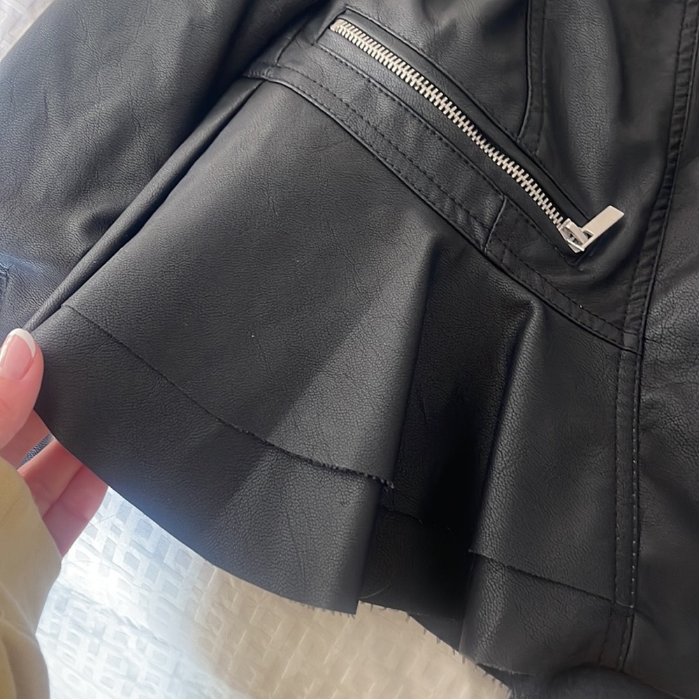 Leather Jacket - Picture 4 of 5